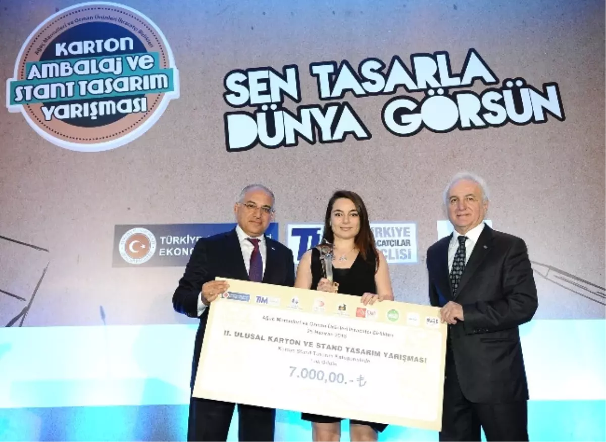 Birden Fazla Bardağı Taşıyabilecek Tasarımı ile Birinci Oldu