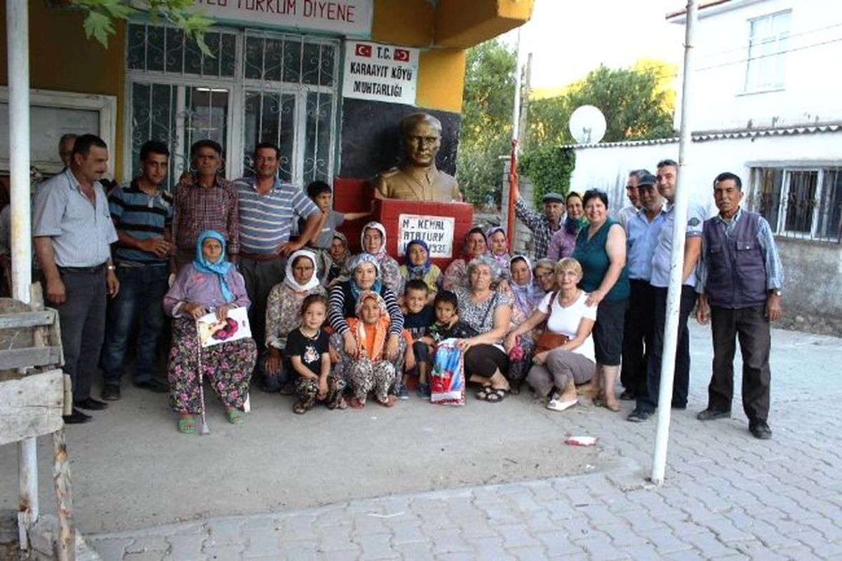 CHP Parti Okulundan Karaayıt Köyüne Kitaplık
