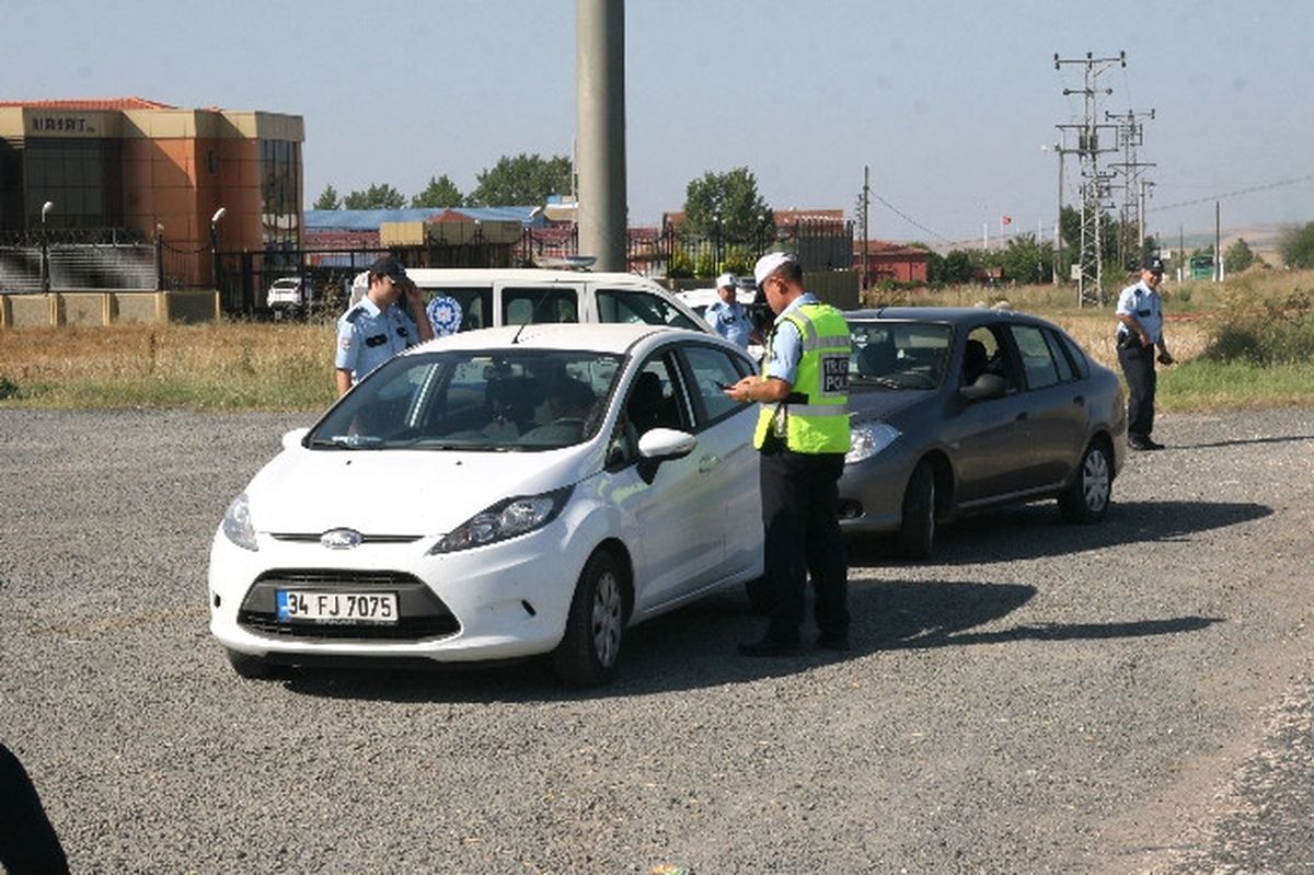 Çorlu\'da Trafik Kontrolleri Devam Ediyor