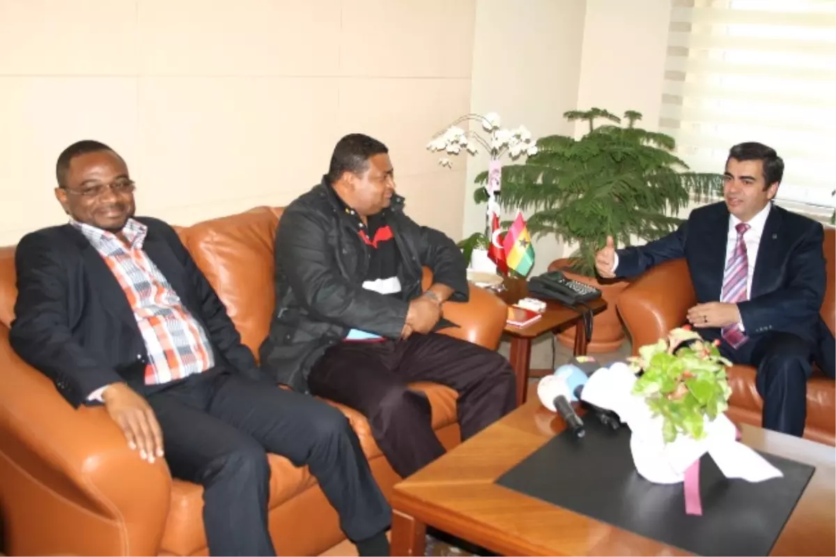 Gana Spor Bakanı Yammin Vali Düzgün\'ü Ziyaret Etti