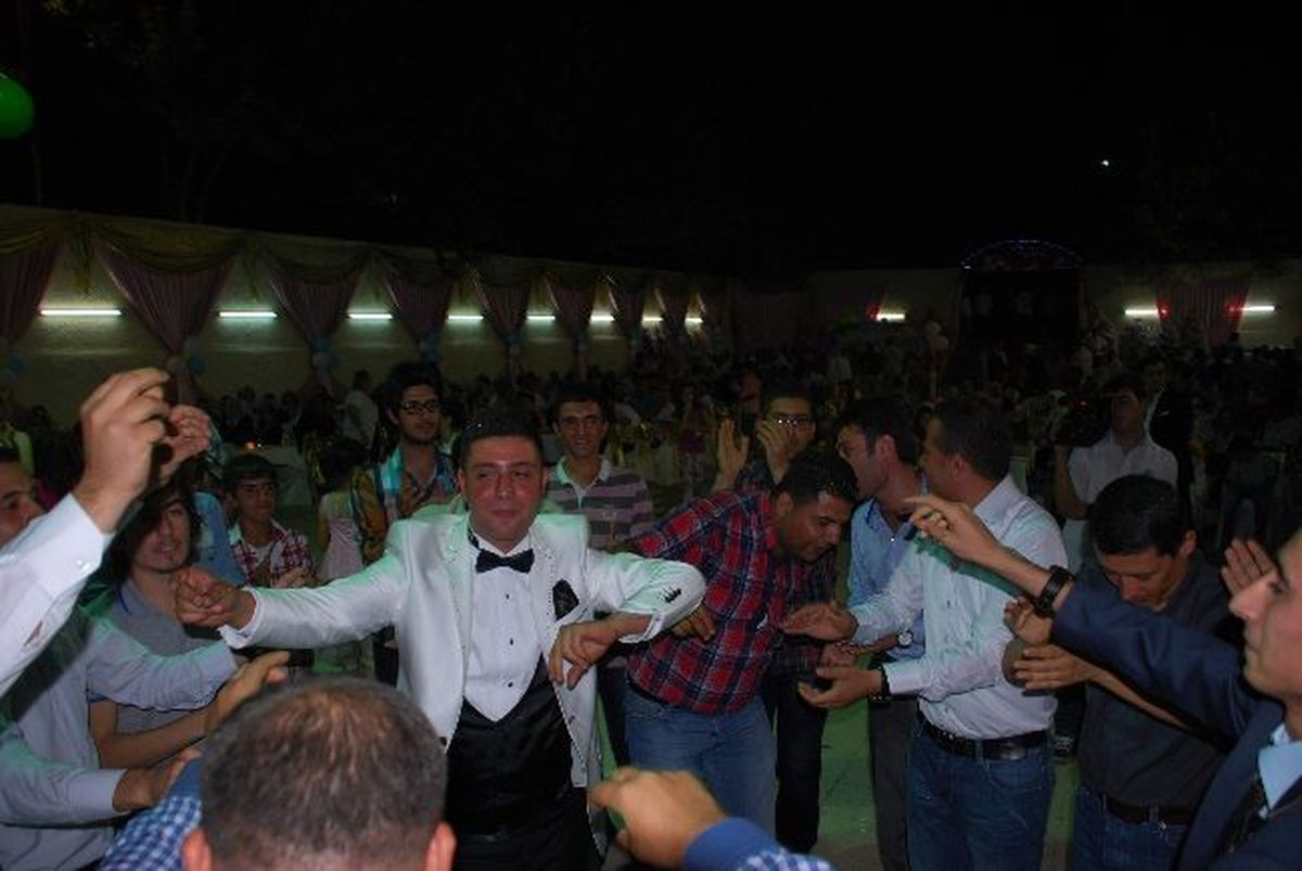 Gazeteci Harmanda\'nın Mutlu Günü