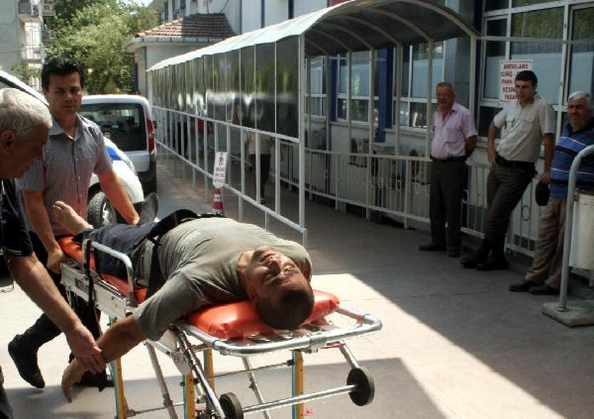 İnşaattan Arkadaşlarının Üzerine Düştüler
