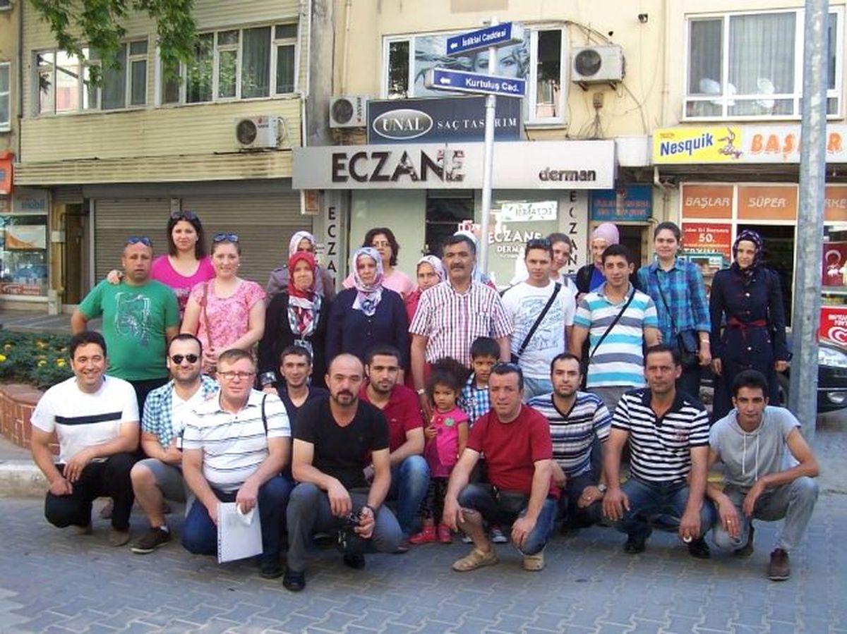 Metal İşçileri Eşleriyle Eğitimden Geçiyor