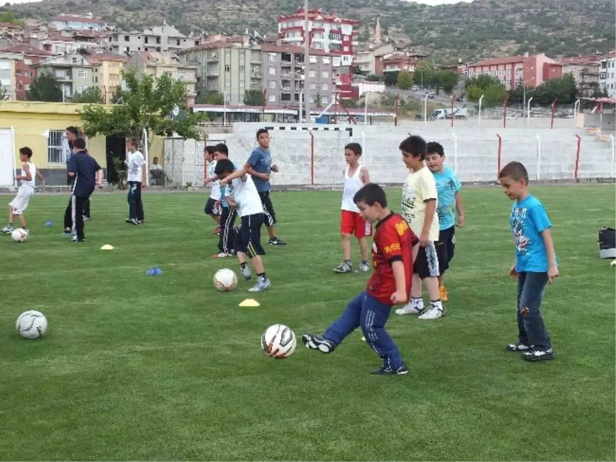 Nevşehir\'de Yaz Spor Okulları Başladı