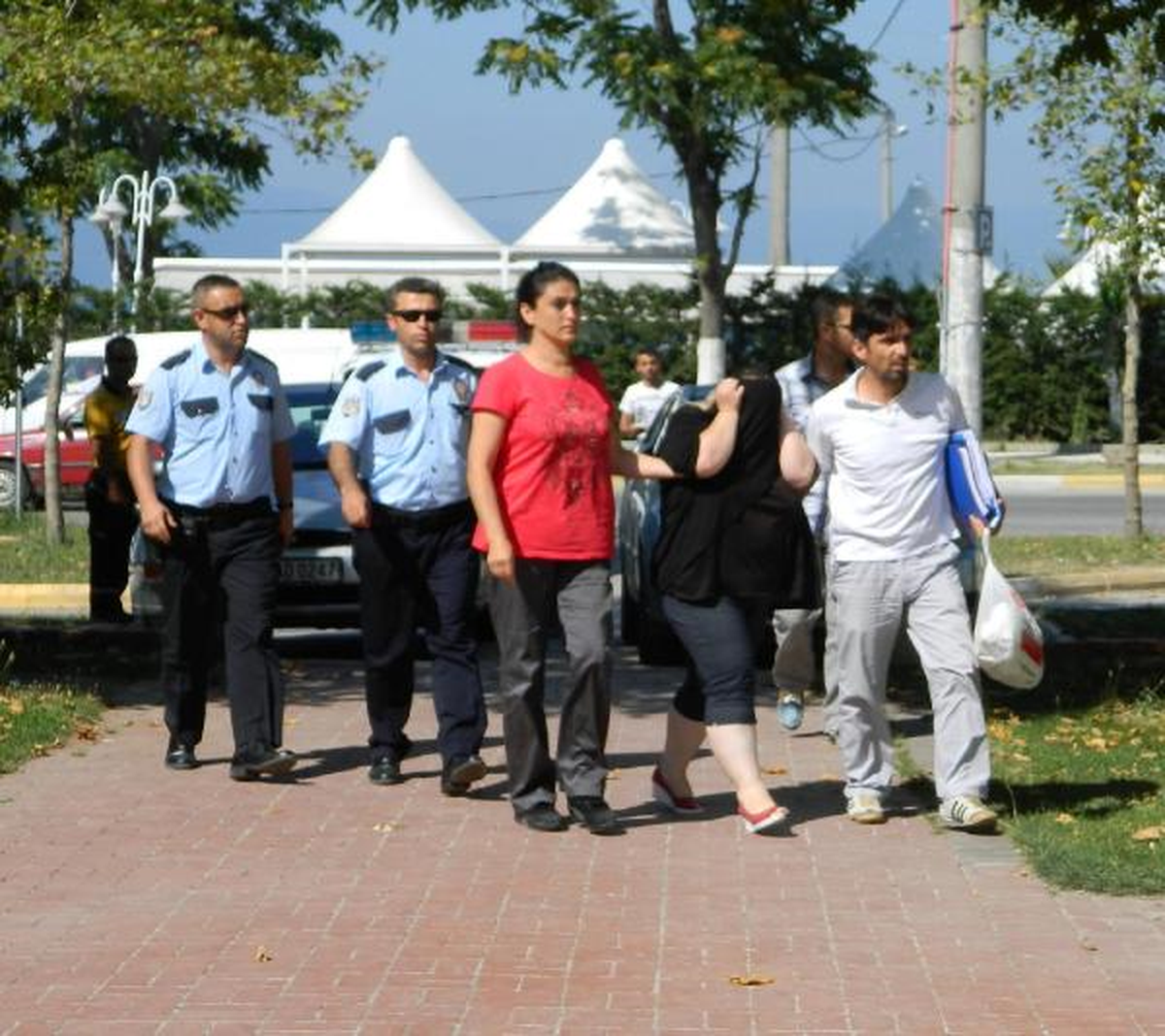 Parası İçin Babasını Öldürdüğünü İtiraf Etti, Eşiyle Birlikte Tutuklandı