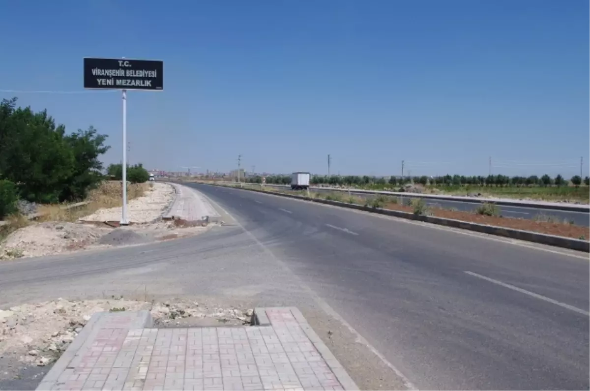 Viranşehir Mezarlığına Yeni Yol