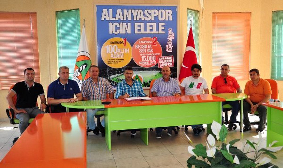 Alanyaspor\'da Sözleşme Günü