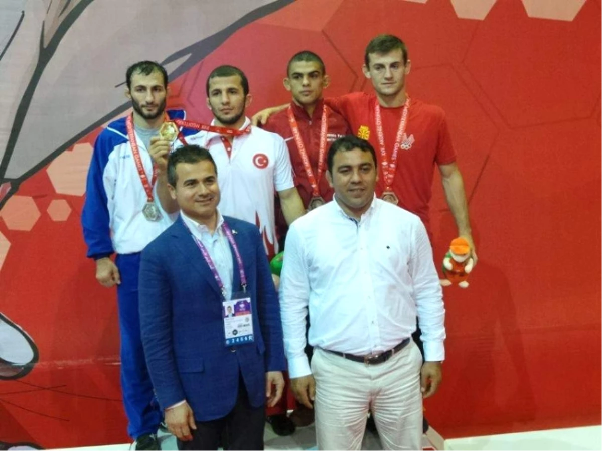Belediyesporlu Güreşçiler Bursa\'nın Gururu