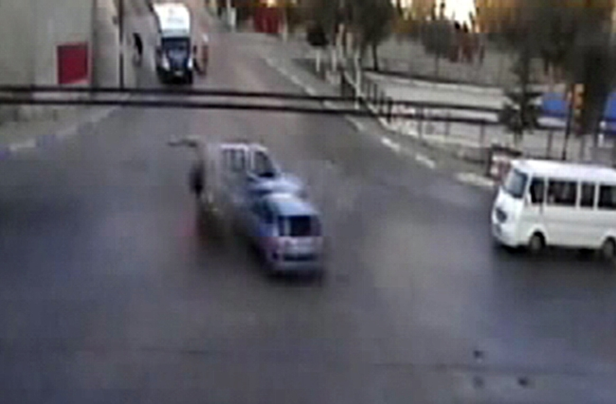 İlginç Trafik Kazalarını MOBESE Yakaladı