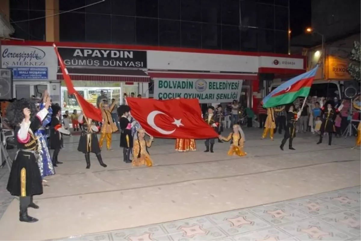 Bolvadin Belediyesi 1\'nci Çocuk Oyunları Şenliği