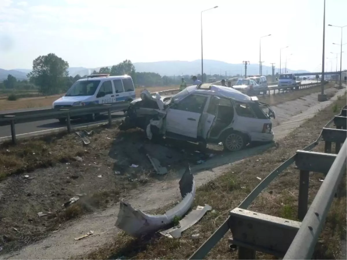 Bozüyük\'te Trafik Kazası; 1 Ölü 3 Yaralı