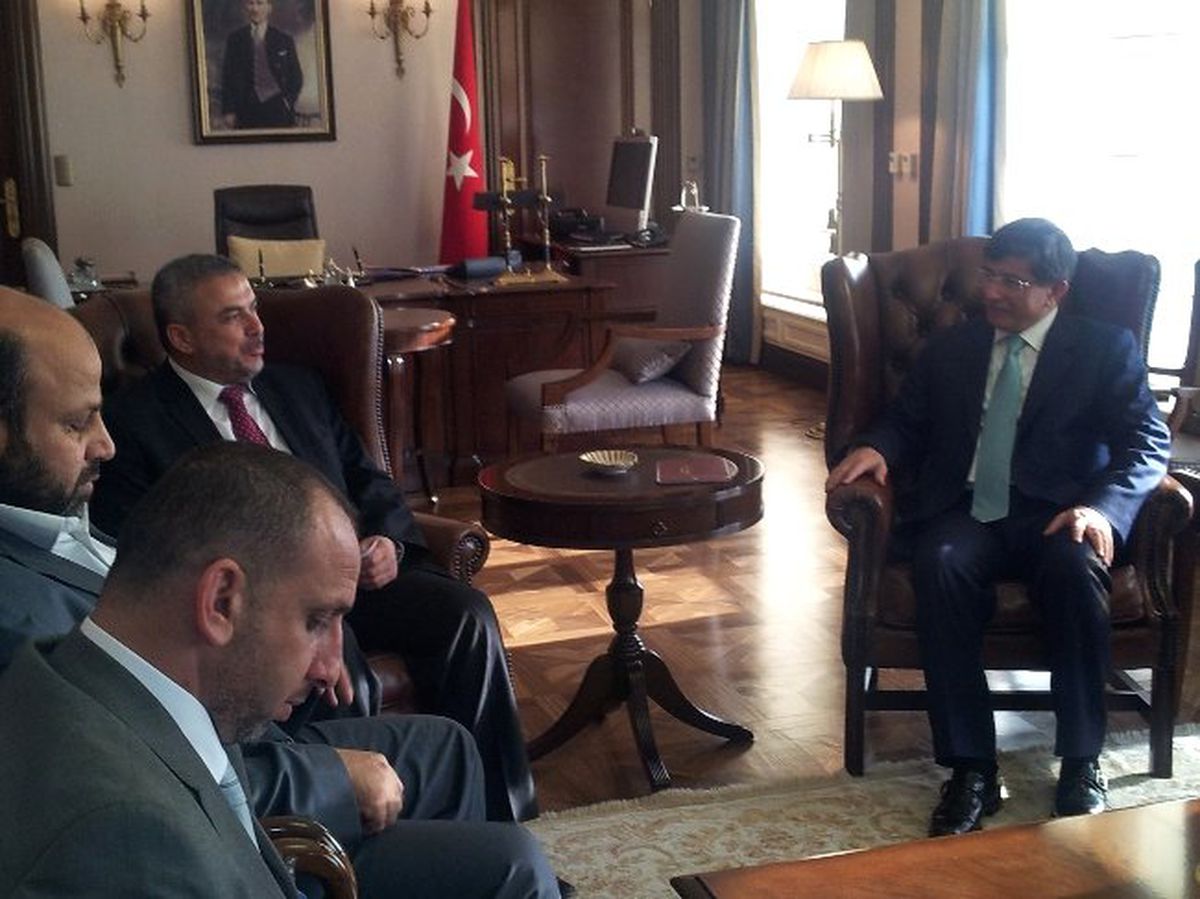 Dışişleri Bakanı Davutoğlu, Gazze Din İşleri Bakanı Rıdvan ile Görüştü