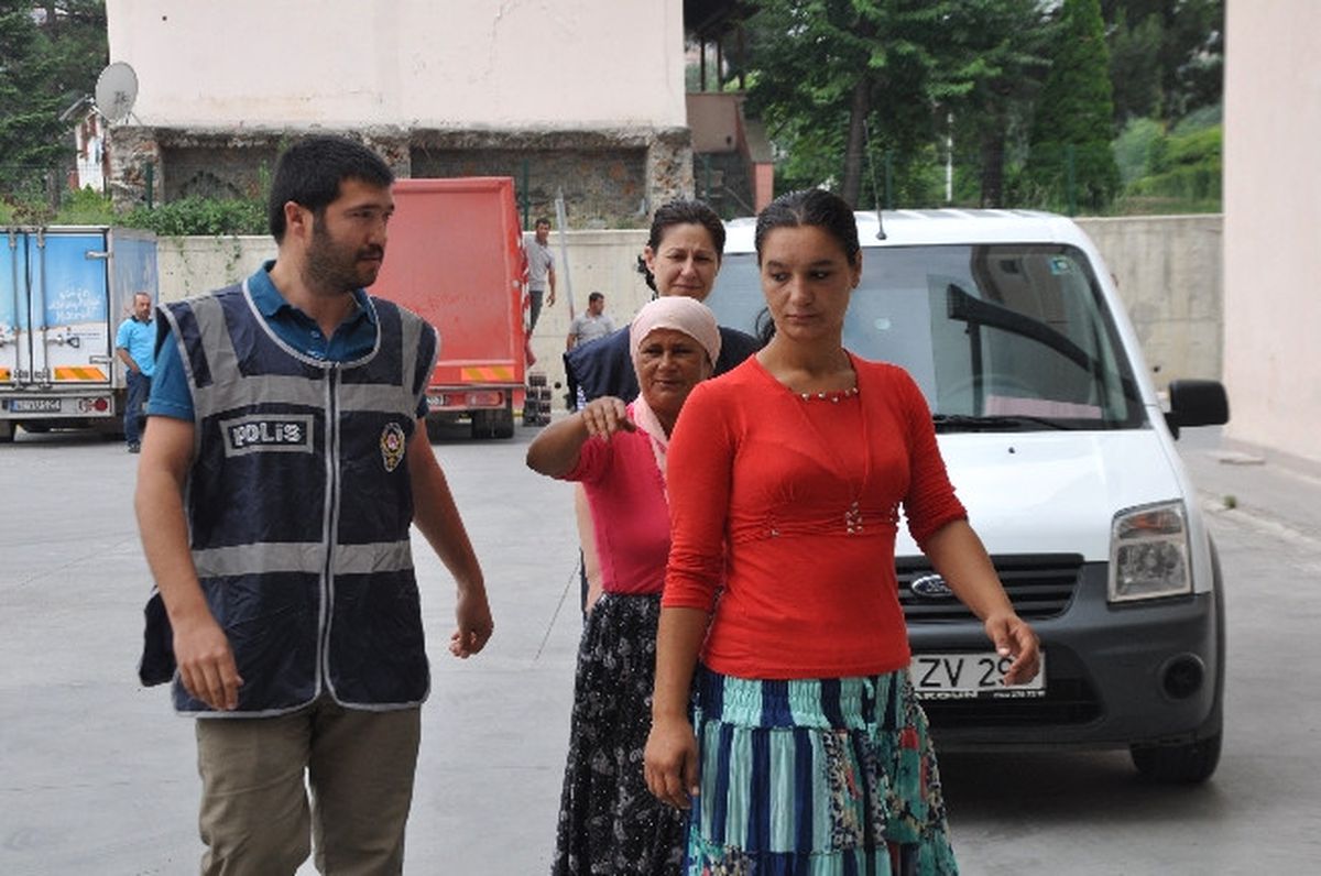 Fal Bakma Bahanesiyle Dolandırdılar