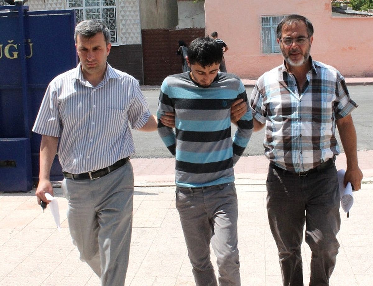 İngiliz Turisti "Ölsün" Diye Bıçaklamış