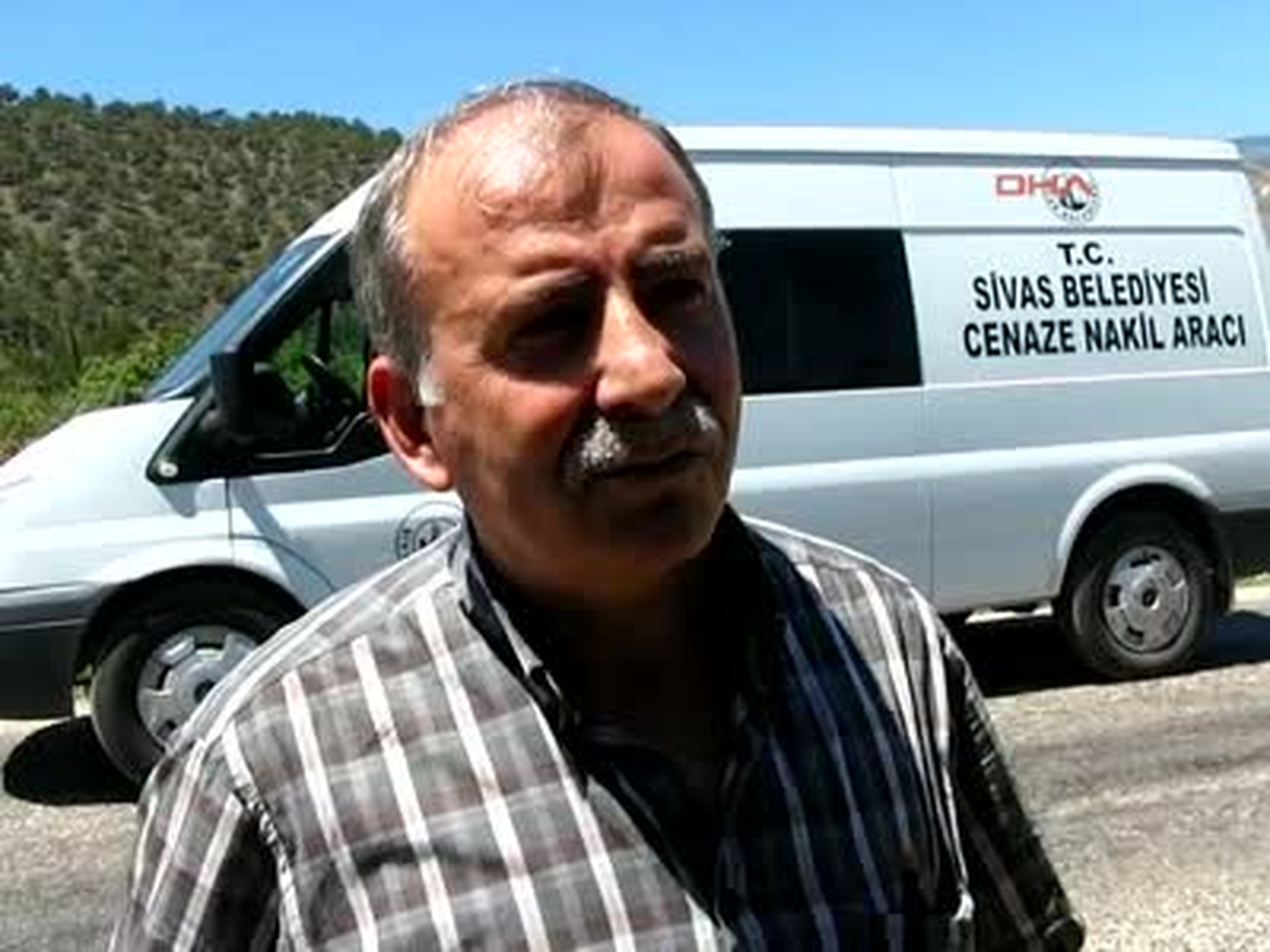 Köyünde Toprağa Verildi