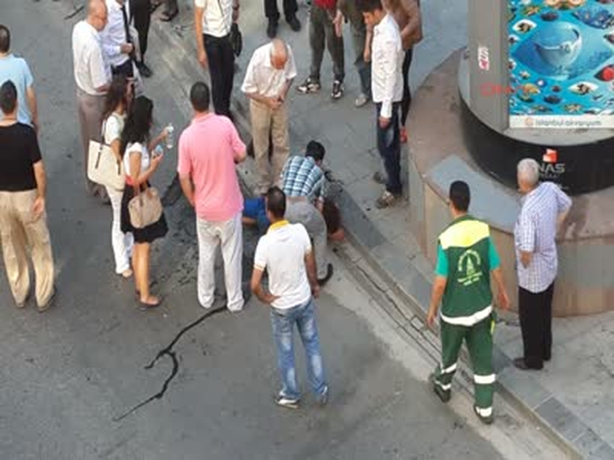 Otomobil Çarptı, Hırsız Çaldı