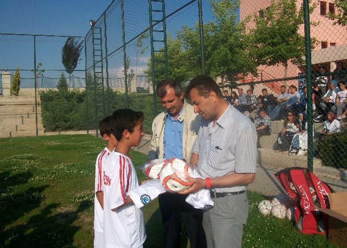 Sultanderespor Futbol Yaz Okulunu Açtı