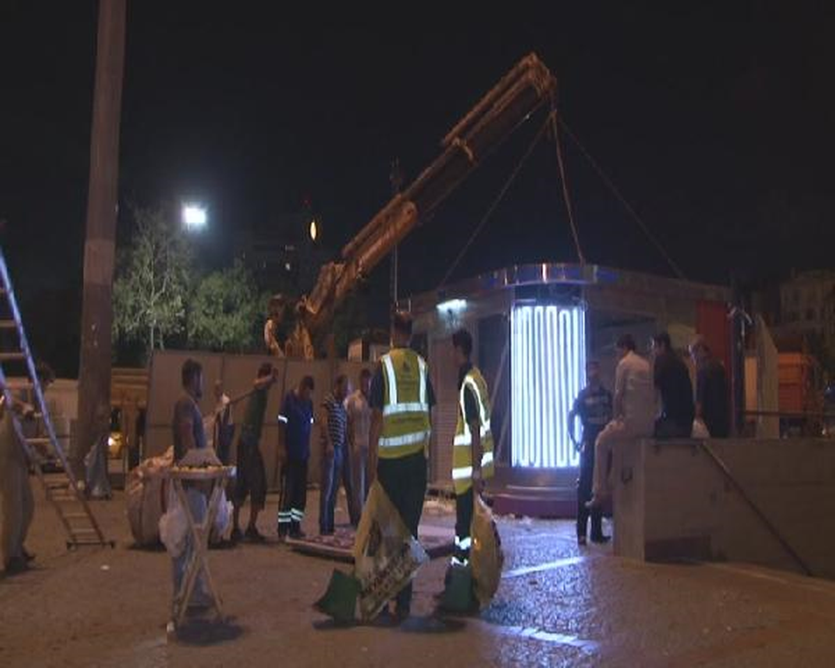 Taksim\'de Yenileme Çalışmaları Devam Ediyor