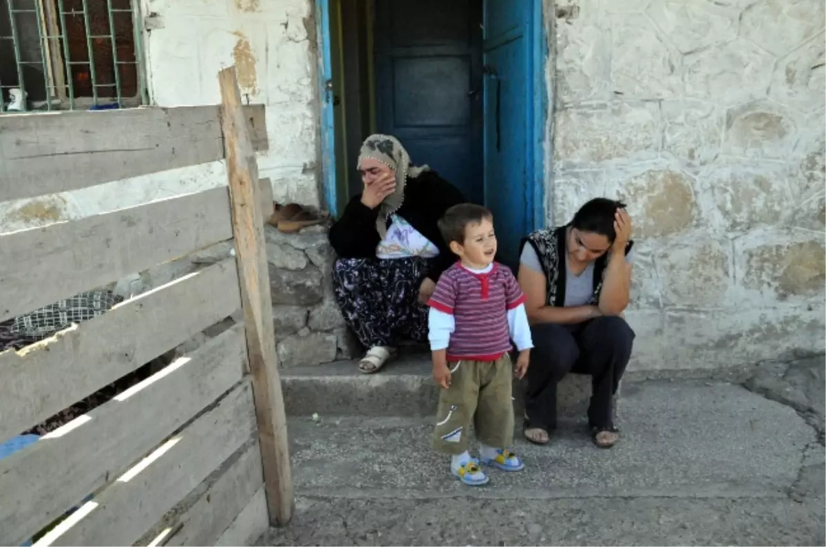 Tunceli\'de Köye Uzun Namlulu Silahlarla Saldırı