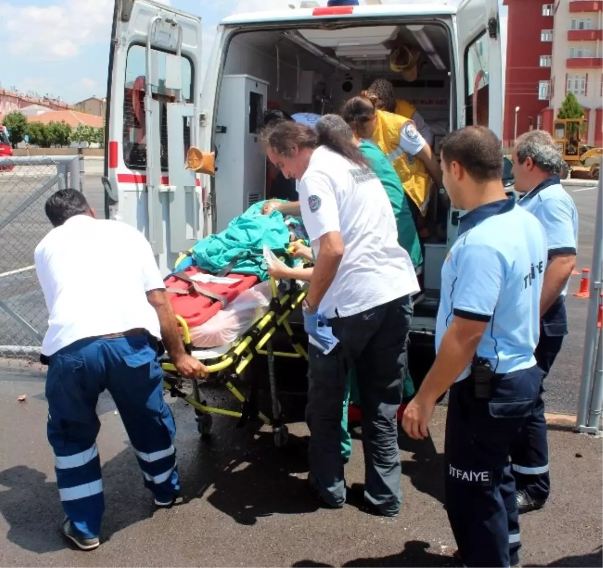 1 Yaşındaki Bebek Traktörün Altında Kalarak Öldü