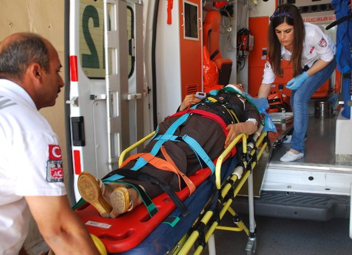 Adıyaman\'da Otomobiller Çarpıştı: 1 Yaralı