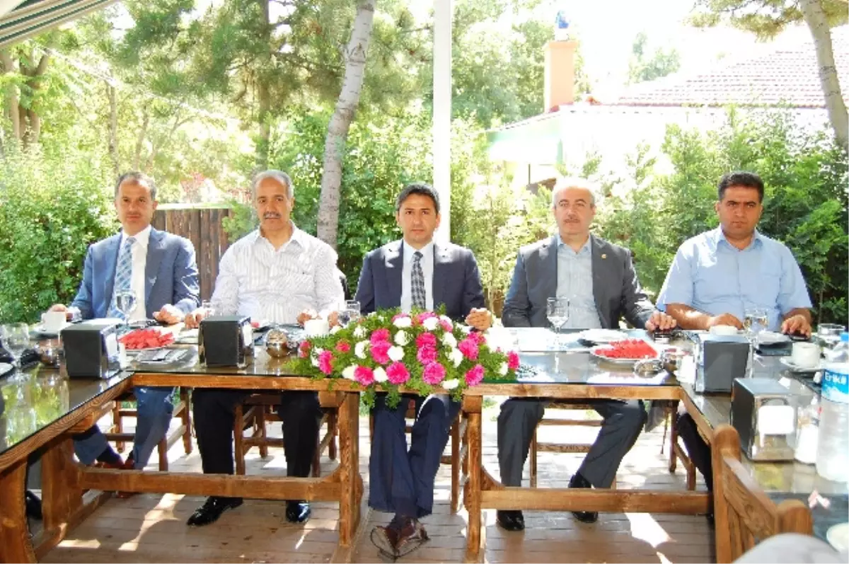 Adıyaman Milletvekilleri Mecliste Basın Toplantısı Düzenledi