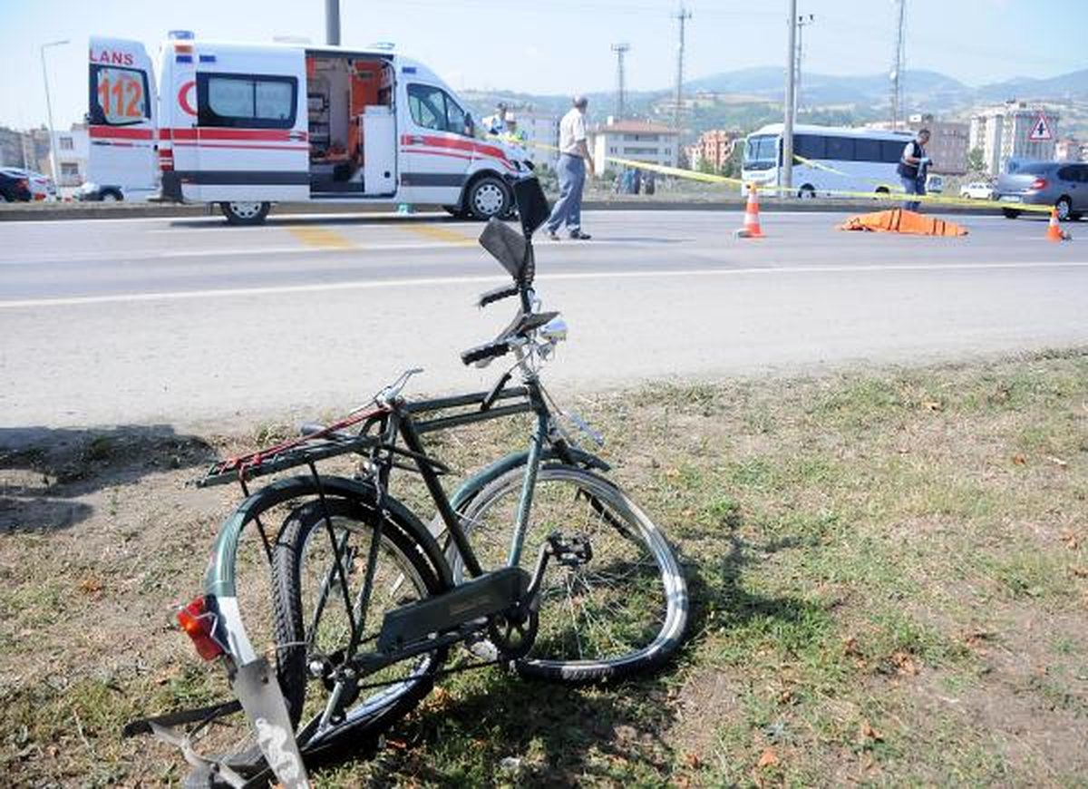 Ambulansın Çarptığı Bisikletin Sürücüsü Öldü