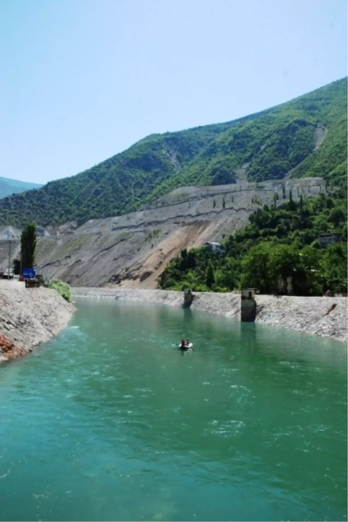 Artvin\'de İki Baraj Arasında Rafting Keyfi