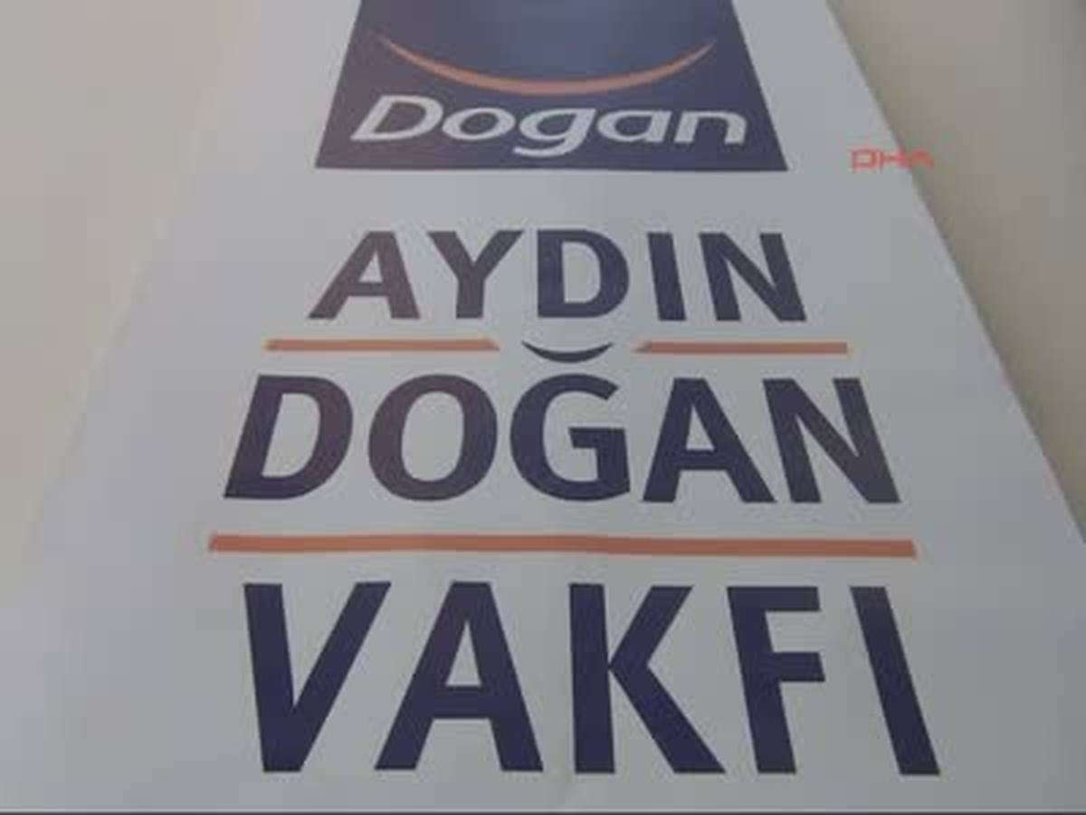 Karikatür Yarışması Sergisi Ünye\'de Açıldı