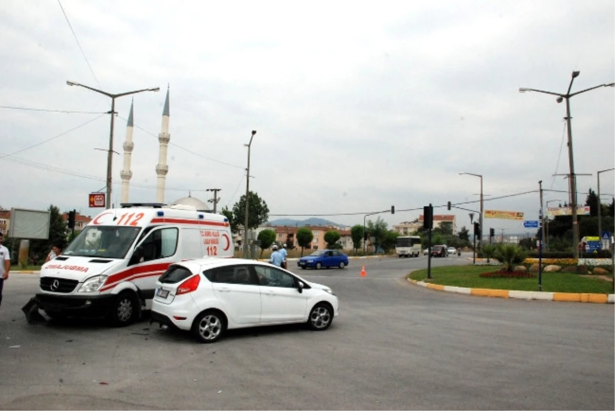 Bursa\'da Ambulans Kazası: 1 Yaralı