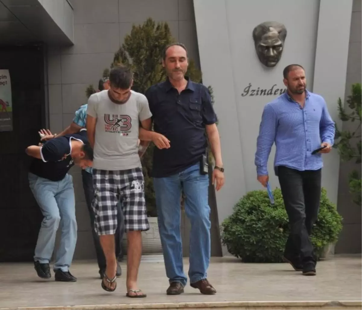 Bursa\'da Soygun İçin Kuyumcuyu Vuran 3 Zanlı Yakalandı