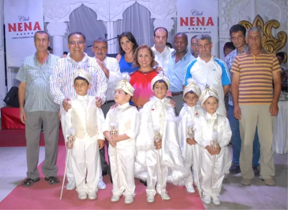 Club Nena 16 Yaşında