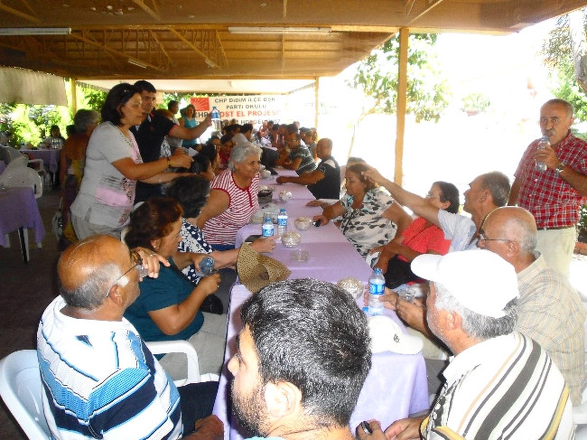 Didim CHP\'de Dost Eller Projesi