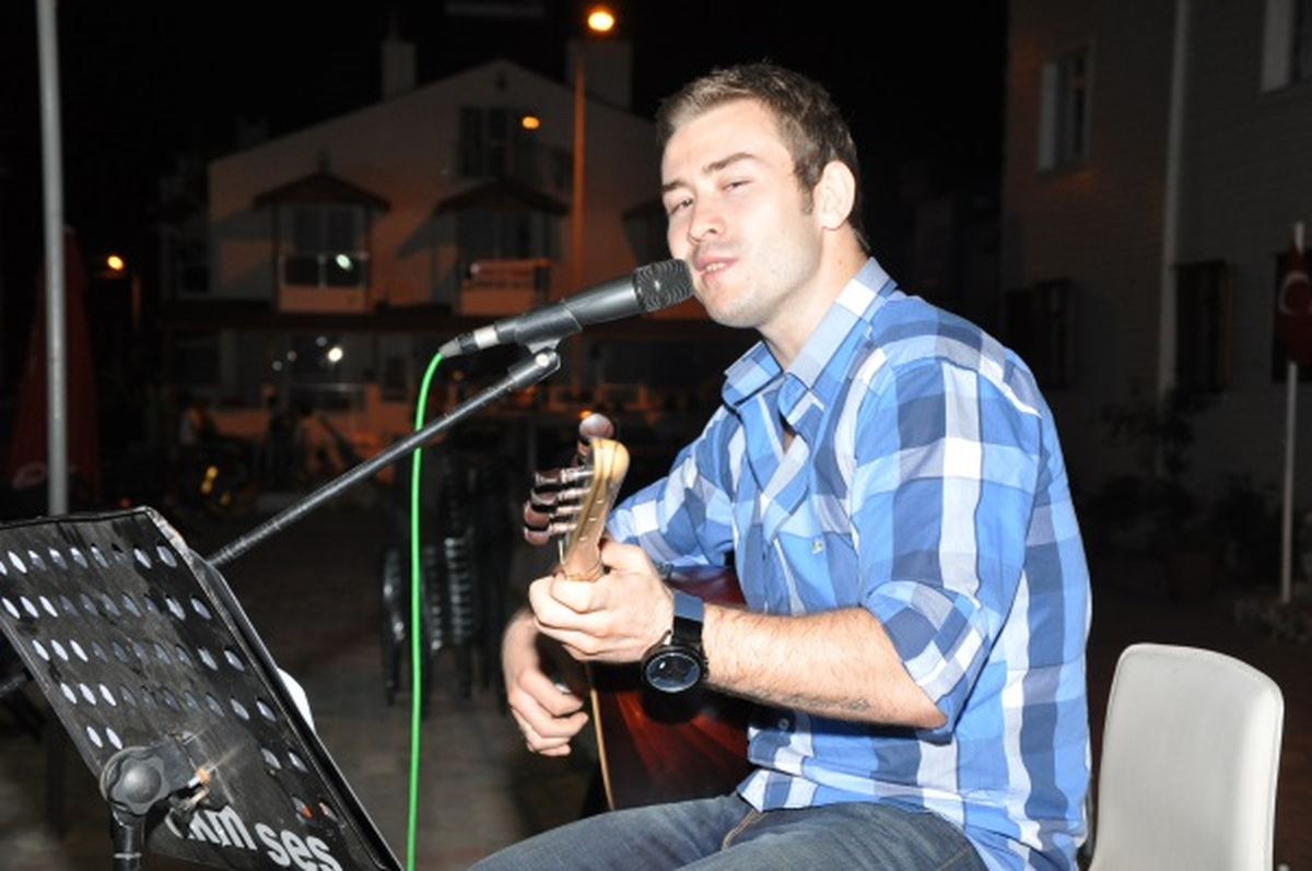 Erikli Çay Bahçesi\'nde Müzik Ziyafetli Yaz Akşamları