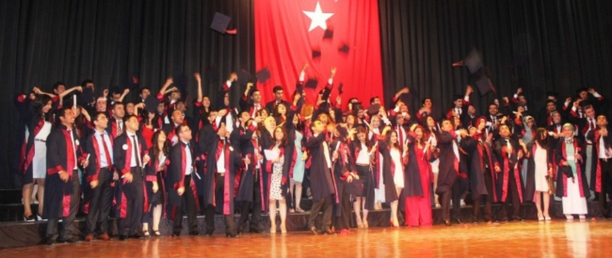 Fü Tıp Fakültesi 25. Dönem Mezunlarını Uğurladı