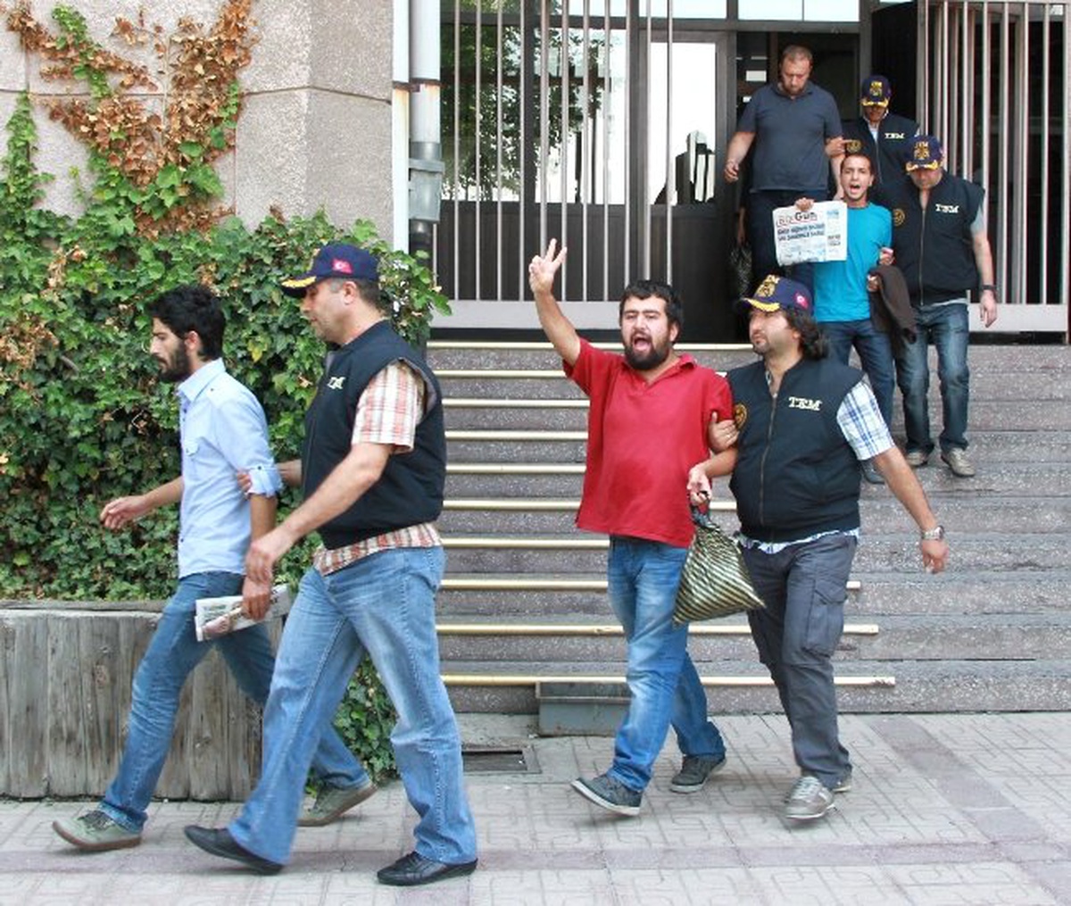 Gezi Parkı Olaylarında 13 Kişi Tutuklandı