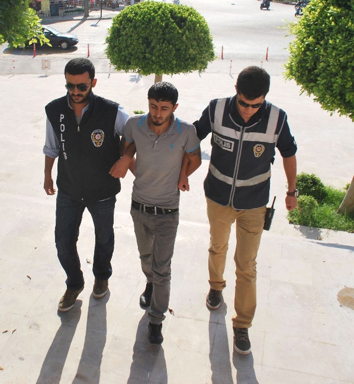 İngiliz Turisti Bıçaklayanlar Yakalandı