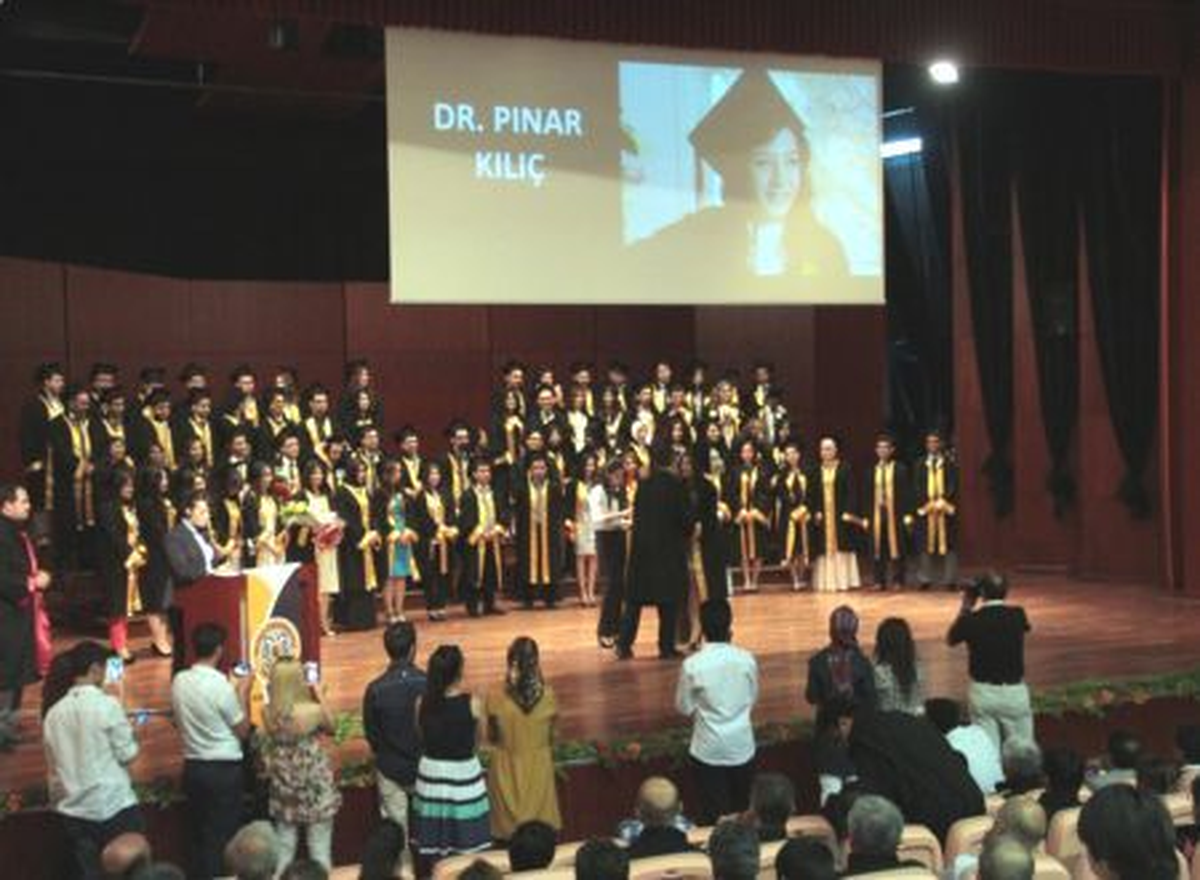 İnönü Üniversitesi Tıp Fakültesi'nde Mezuniyet Heyecanı