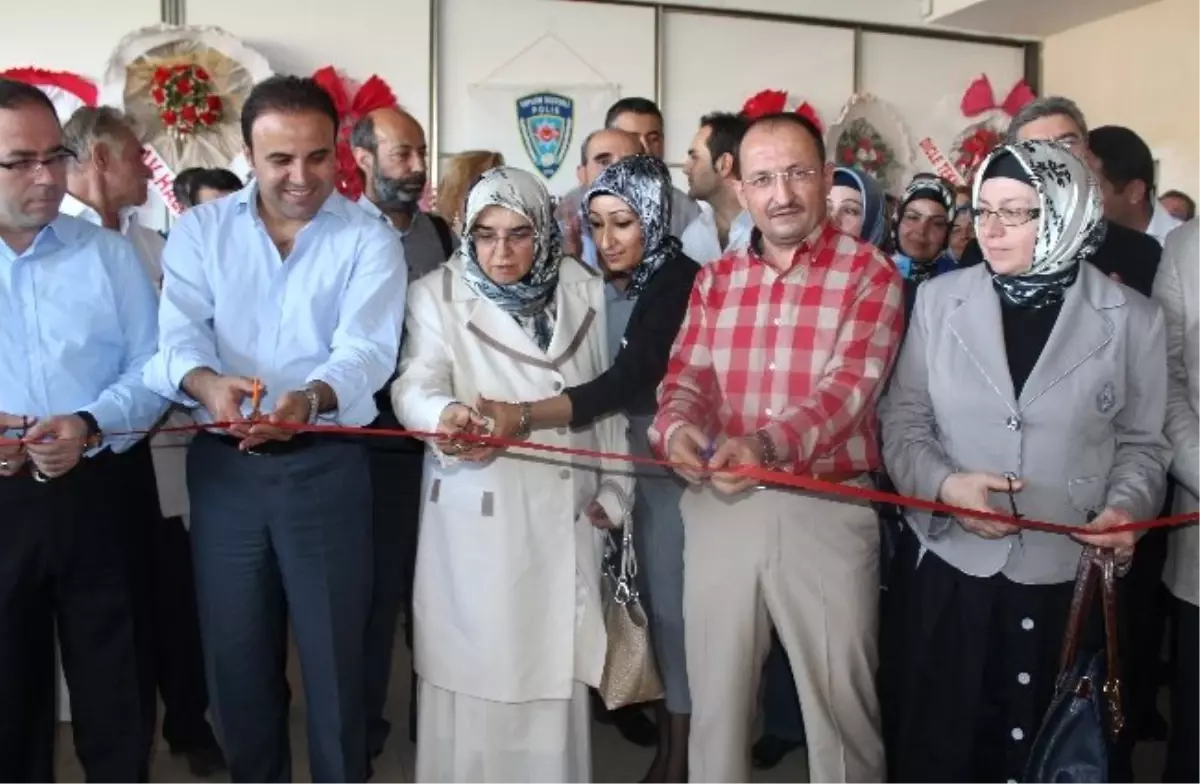 Kadın Destek Merkezi Kursiyerleri El Emeklerini Sergiledi