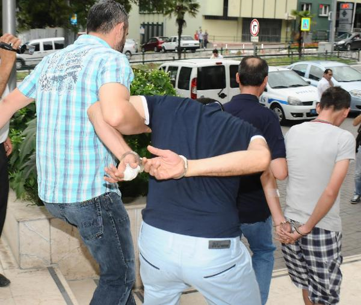 Kuyumcu Soyguncularını, Güvenlik Kamerası Görüntüleri Yakalattı