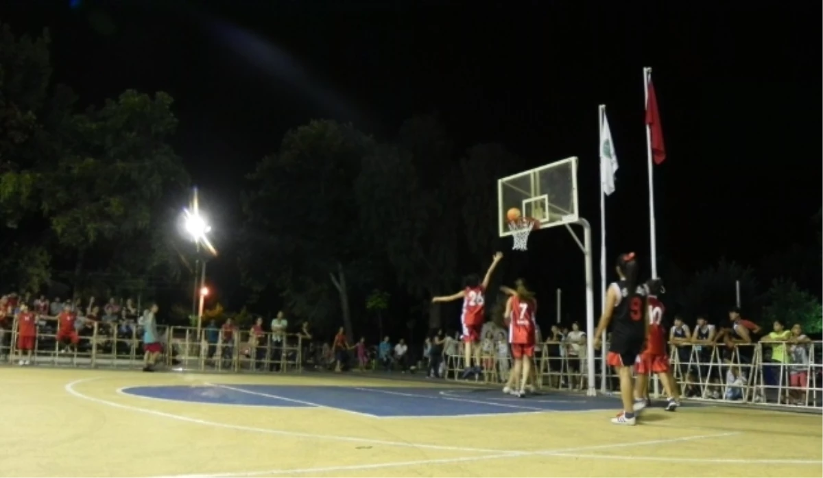 30. Sokak Basketbolu Turnuvası\'nda Maçlar Başladı