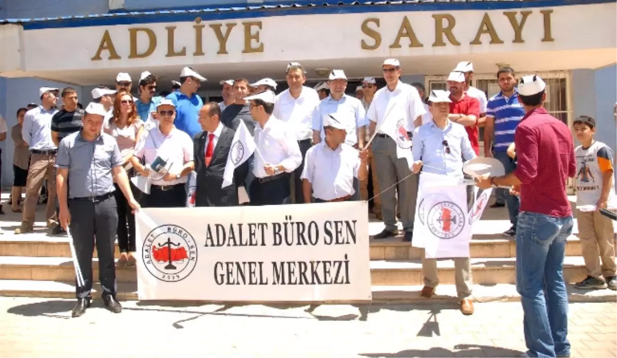 Personelin X-Ray Cihazından Geçirilmesi Protesto Edildi