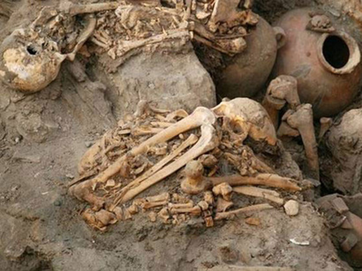 Peru\'da Bin 200 Yıllık Mezar Bulundu