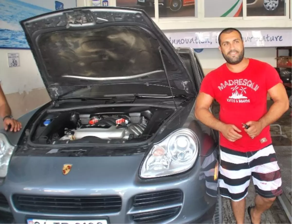 Porsche\'ye Lpg Taktırdı