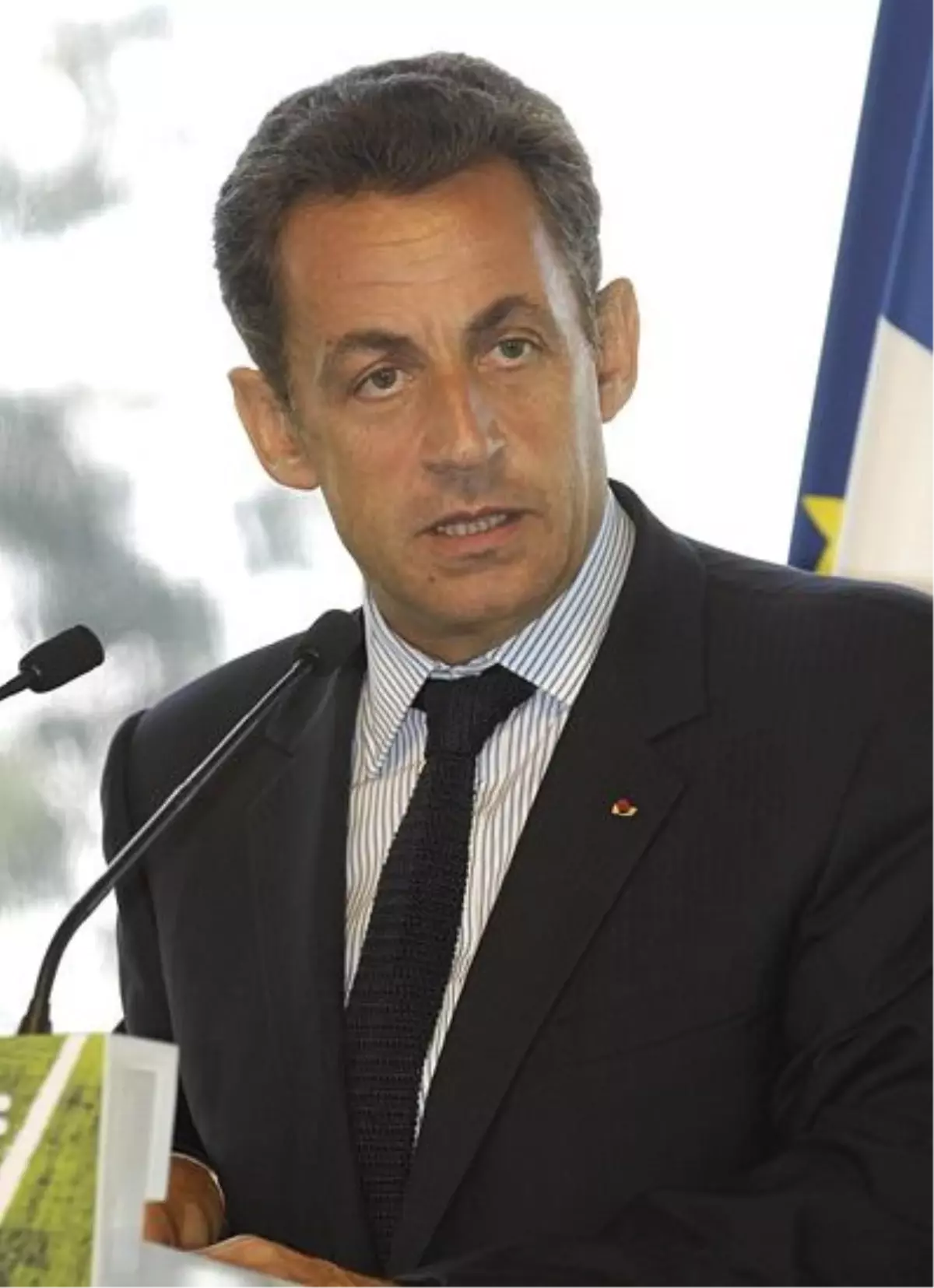 Sarkozy\'e Suistimal Davasında Takipsizlik İstemi