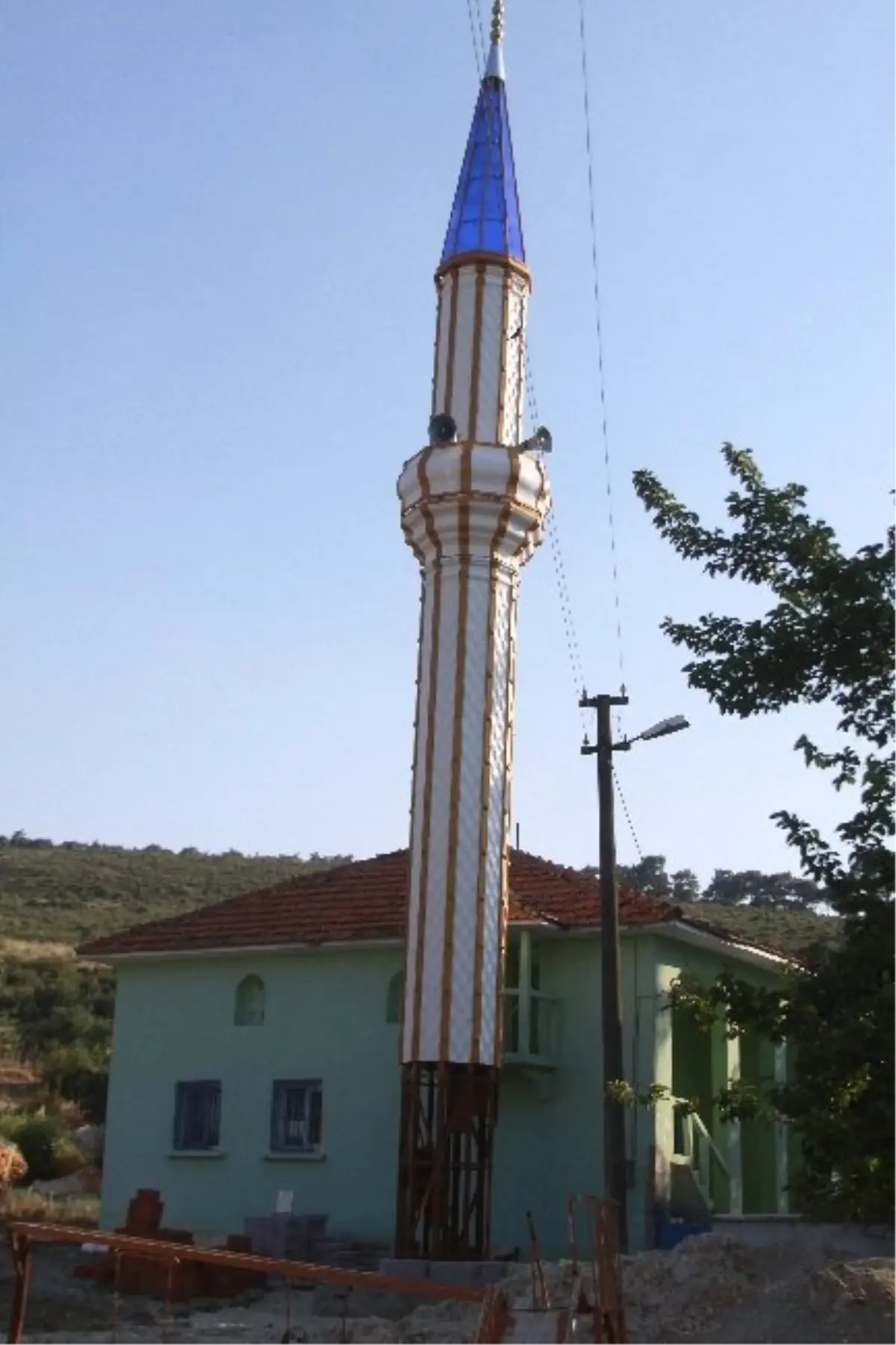 Saruhanlı\'da Minaresiz Köy Kalmadı