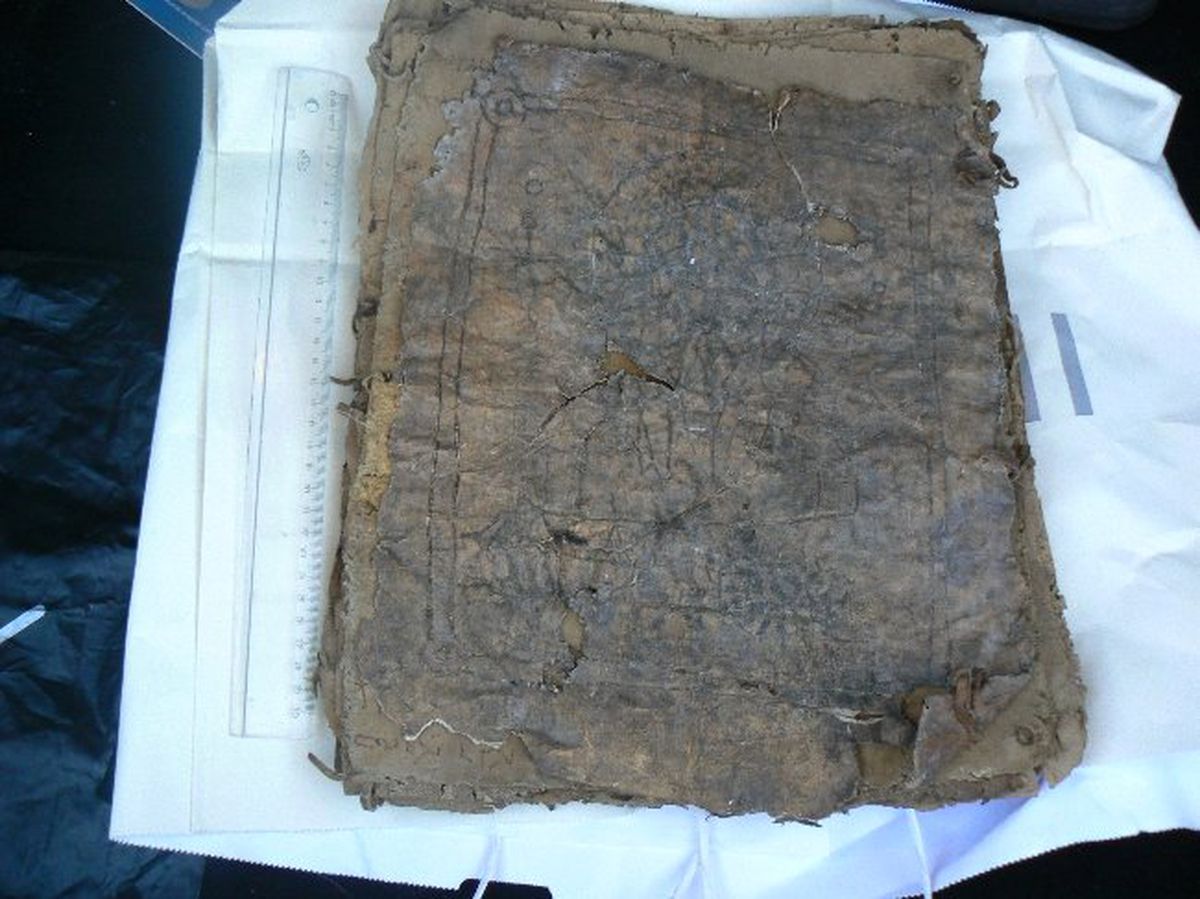 Satmaya Çalıştığı Bin 700 Yıllık İncil ile Yakalandı