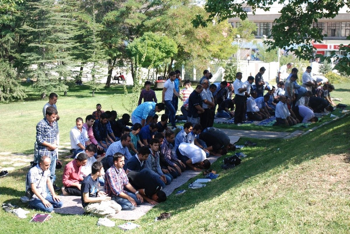 Üniversite Kampusuna Yeni Cami İsteniyor