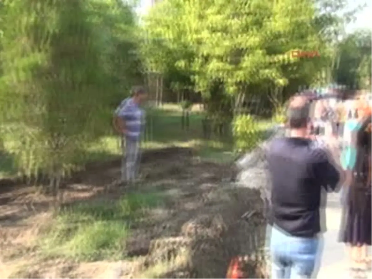 İş Makinesine Site Sakinlerinden Tepki