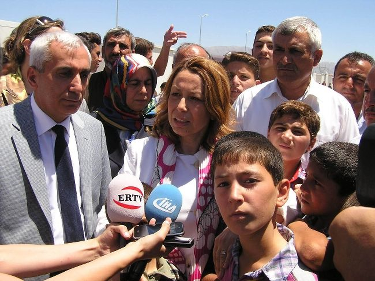 AK Parti Malatya Milletvekili Çalık, Konteyner Kenti Ziyaret Etti